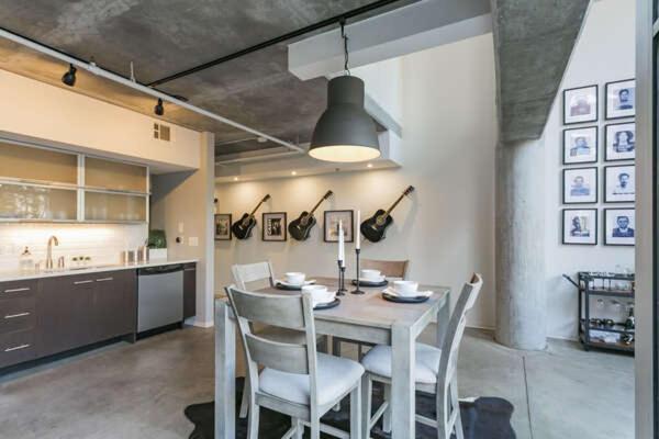 Luxe + Modern Johnny Cash Inspired Executive Condo Nashville Zewnętrze zdjęcie