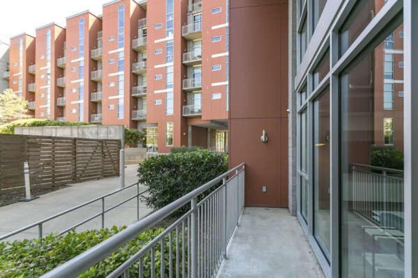 Luxe + Modern Johnny Cash Inspired Executive Condo Nashville Zewnętrze zdjęcie