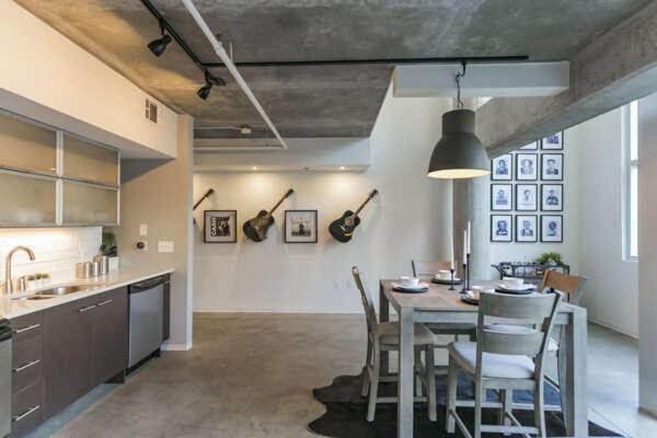 Luxe + Modern Johnny Cash Inspired Executive Condo Nashville Zewnętrze zdjęcie